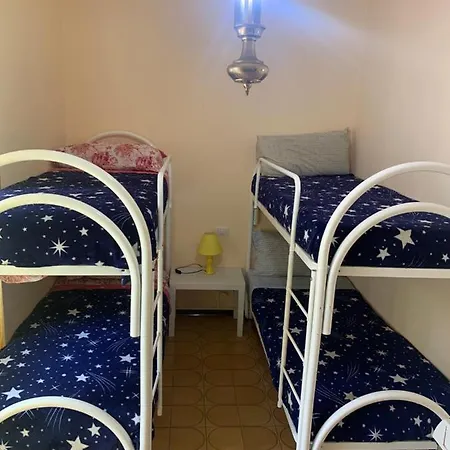 Le Mille E Notte Oda ve Kahvaltı Olbia